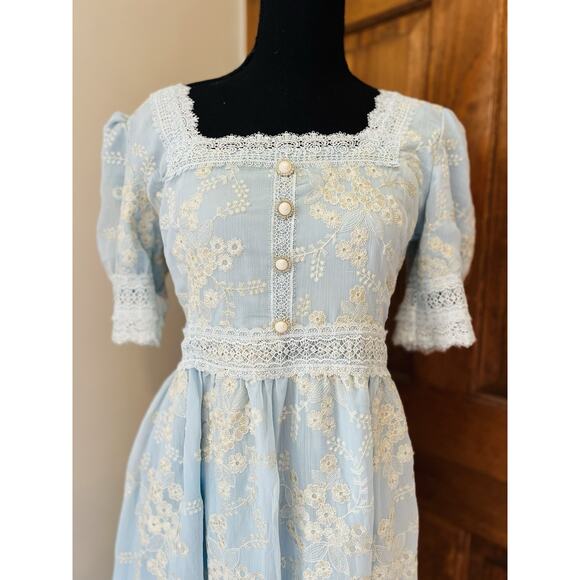 Vtg QYS Fashion Blue White Lace Floral Dress Large Modest Cottage Prairie READ - Picture 3 of 13